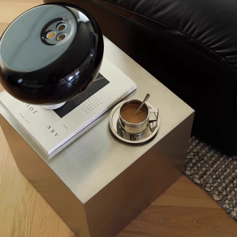 Desk Setup Minimalist - Итальянские журнальные столики из нержавеющей стали,